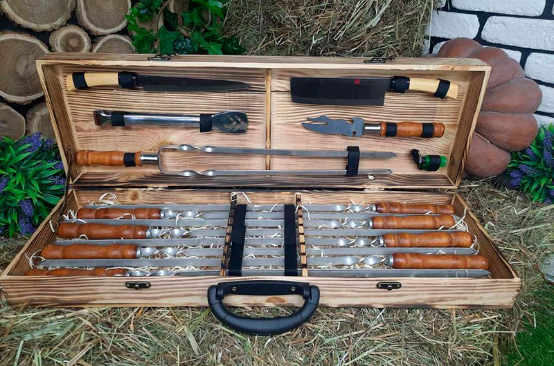 Набор из 8 шампуров для люля-кебаб "Master" (730х15х3 мм) в деревянном кейсе Набор из 8 шампуров для люля-кебаб "Master" (730х15х3 мм) в деревянном кейсе