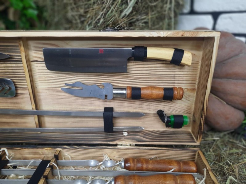 Набор из 8 шампуров для люля-кебаб "Master" (730х15х3 мм) в деревянном кейсе Набор из 8 шампуров для люля-кебаб "Master" (730х15х3 мм) в деревянном кейсе