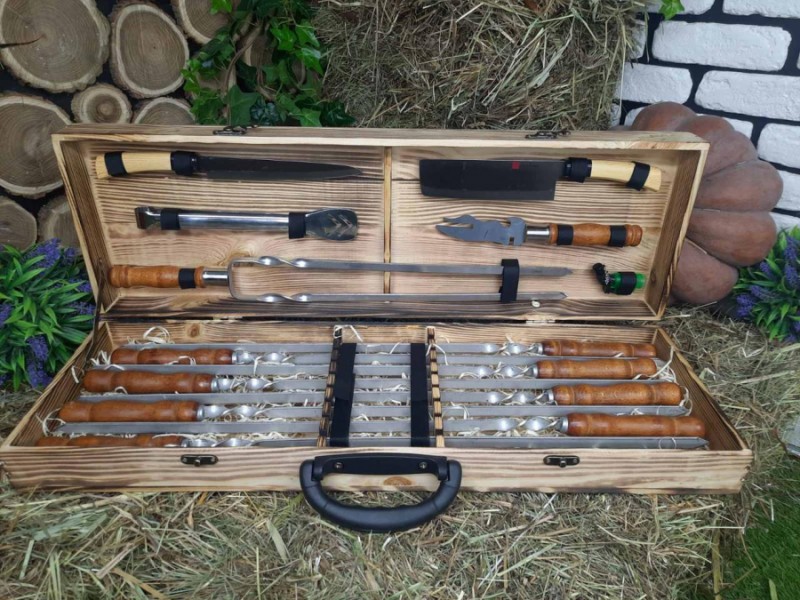 Набор из 8 шампуров для люля-кебаб "Master" (730х15х3 мм) в деревянном кейсе Набор из 8 шампуров для люля-кебаб "Master" (730х15х3 мм) в деревянном кейсе