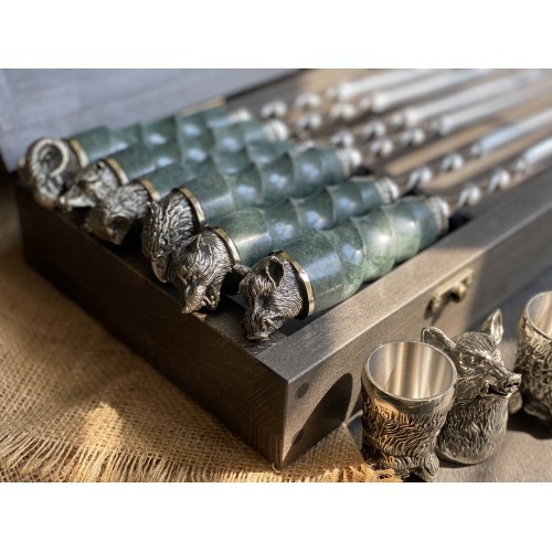 Шампура з мармуровими ручками в кейсі з бука Шампура з мармуровими ручками в кейсі з бука