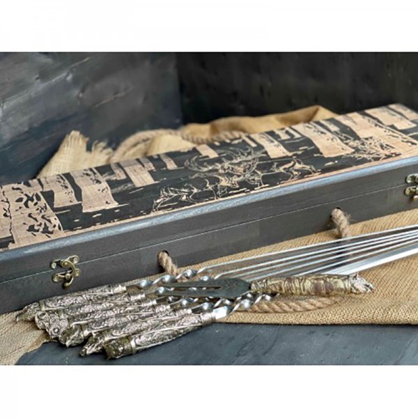 Шампура с вилкой Дикие звери в расписном кейсе из бука Шампура с вилкой Дикие звери в расписном кейсе из бука