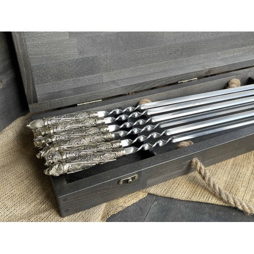 Подарочные шампура Дикие звери в расписном кейсе из бука. Шампура +нож +вилка. Подарочные шампура Дикие звери в расписном кейсе из бука. Шампура +нож +вилка.