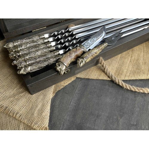 Подарочные шампура Дикие звери в расписном кейсе из бука. Шампура +нож +вилка. Подарочные шампура Дикие звери в расписном кейсе из бука. Шампура +нож +вилка.