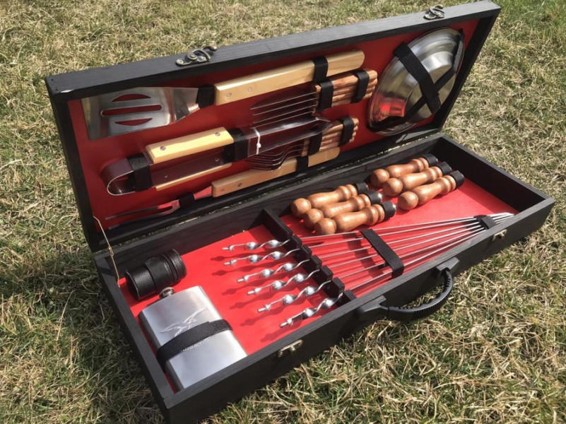 Набор из 6 разборных шампуров для мяса Profi (650х12х2,5 мм) Набор из 6 разборных шампуров для мяса Profi (650х12х2,5 мм)