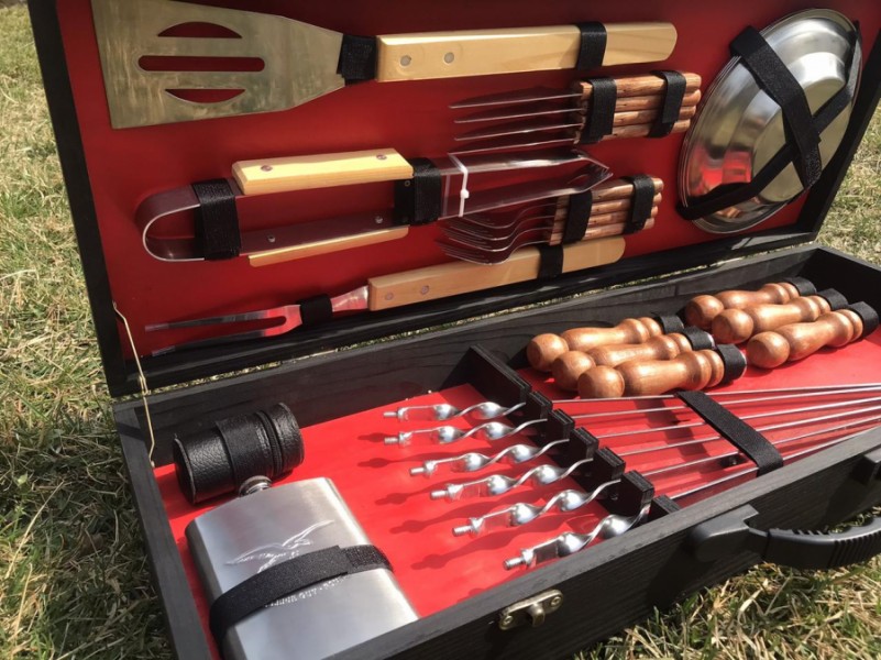 Набор из 6 разборных шампуров для мяса Profi (650х12х2,5 мм) Набор из 6 разборных шампуров для мяса Profi (650х12х2,5 мм)