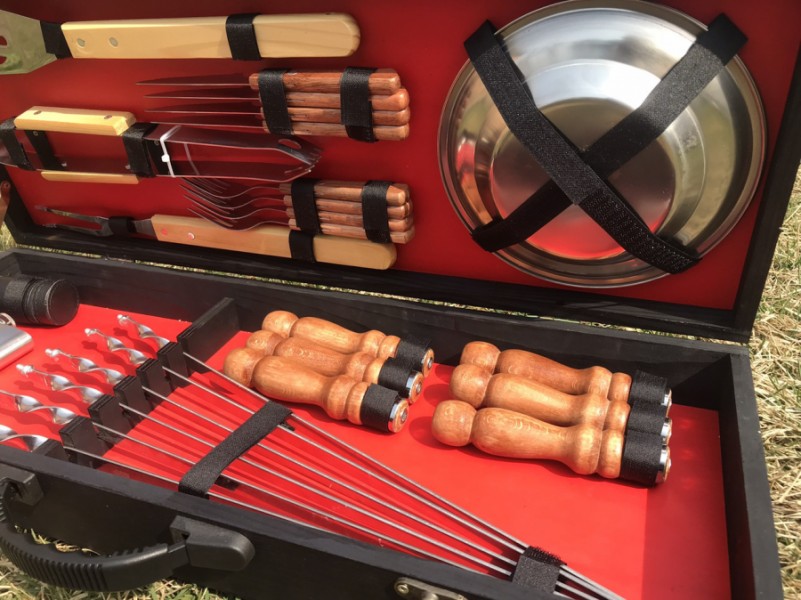 Набор из 6 разборных шампуров для мяса Profi (650х12х2,5 мм) Набор из 6 разборных шампуров для мяса Profi (650х12х2,5 мм)