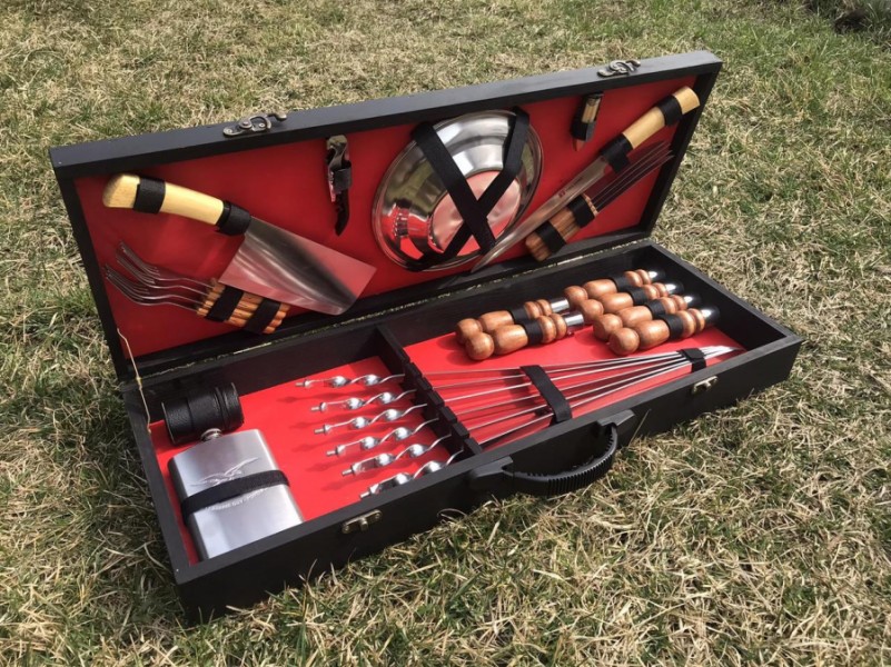 Набор из 6 разборных шампуров для мяса Profi (650х12х2,5 мм) Набор из 6 разборных шампуров для мяса Profi (650х12х2,5 мм)