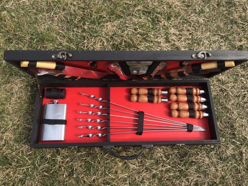 Набор из 6 разборных шампуров для мяса Profi (650х12х2,5 мм) Набор из 6 разборных шампуров для мяса Profi (650х12х2,5 мм)