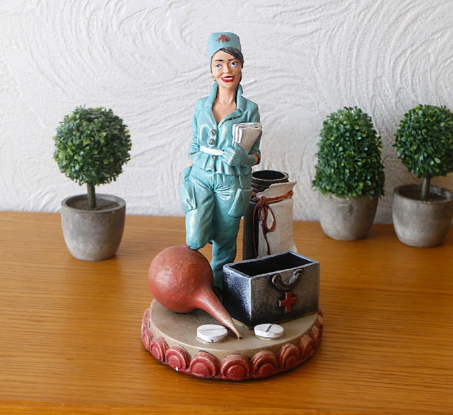 Статуэтка Леди Доктор визитница Статуэтка Леди Доктор визитница