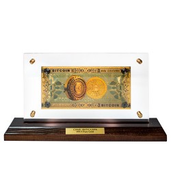 Подарочная  позолоченая банкнота  ONE BITCOIN на подставке