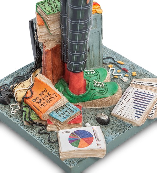 Статуетка Програміст (The Computer Expert Forchino) Статуетка Програміст (The Computer Expert Forchino)