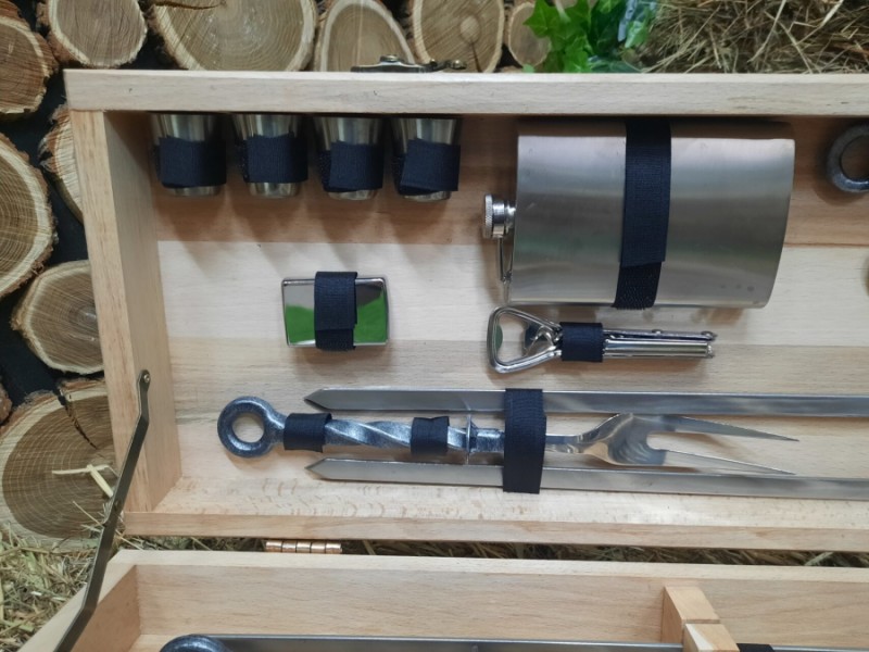 Набор из 8 шампуров "Повелитель Колец" с кованой ручкой (640х12х3 мм) в деревянном кейсе + набор аксессуаров Набор из 8 шампуров "Повелитель Колец" с кованой ручкой (640х12х3 мм) в деревянном кейсе + набор аксессуаров