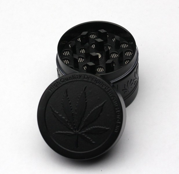 Гриндер для измельчения табака Гриндер для измельчения табака