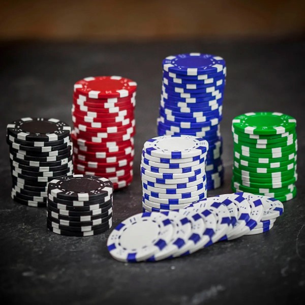 Набор для покера на 300 фишек в кейсе MANOPOULOS PXL20.300 Набор для покера на 300 фишек в кейсе MANOPOULOS PXL20.300