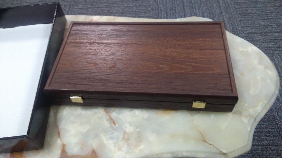 Набор для покера на 300 фишек в кейсе MANOPOULOS PXL20.300 Набор для покера на 300 фишек в кейсе MANOPOULOS PXL20.300