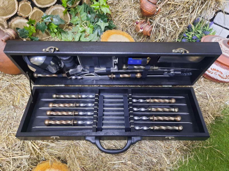 НАБІР ШАМПУРІВ З КОВАНОЮ РУЧКОЮ І КОМПЛЕКТ АКСЕСУАРІВ У КЕЙСІ НАБІР ШАМПУРІВ З КОВАНОЮ РУЧКОЮ І КОМПЛЕКТ АКСЕСУАРІВ У КЕЙСІ