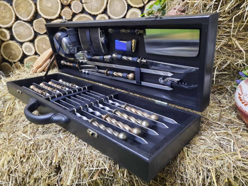 НАБІР ШАМПУРІВ З КОВАНОЮ РУЧКОЮ І КОМПЛЕКТ АКСЕСУАРІВ У КЕЙСІ НАБІР ШАМПУРІВ З КОВАНОЮ РУЧКОЮ І КОМПЛЕКТ АКСЕСУАРІВ У КЕЙСІ