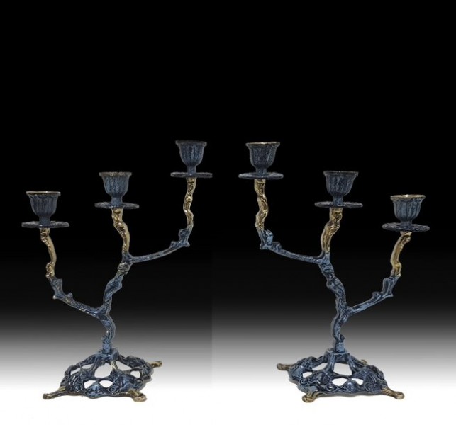 Бронзовый набор двух канделябр на 3 свечи VIRTUS Бронзовый набор двух канделябр на 3 свечи VIRTUS