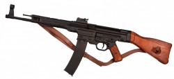 Макет Штурмова гвинтівка Вермахту STG-44, Німеччина, 1943 р. Макет Штурмова гвинтівка Вермахту STG-44, Німеччина, 1943 р.