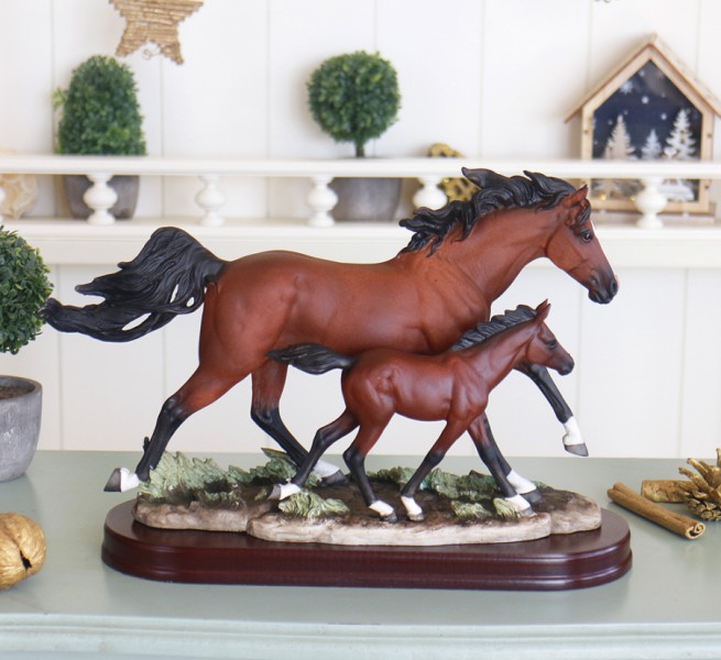 Статуетка кінь з лошам 30*13*11 Статуетка кінь з лошам 30*13*11