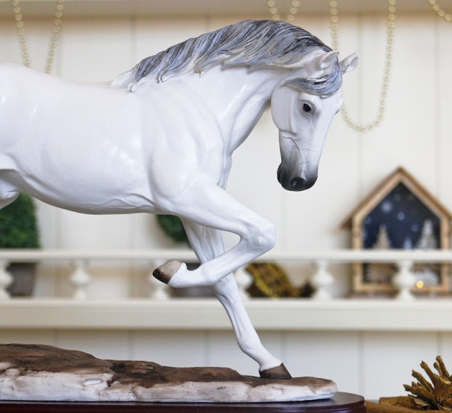 Статуетка сніжний кінь 32,5*10*21 Статуетка сніжний кінь 32,5*10*21