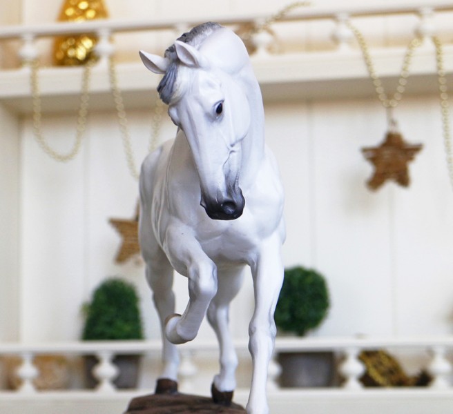 Статуетка сніжний кінь 32,5*10*21 Статуетка сніжний кінь 32,5*10*21