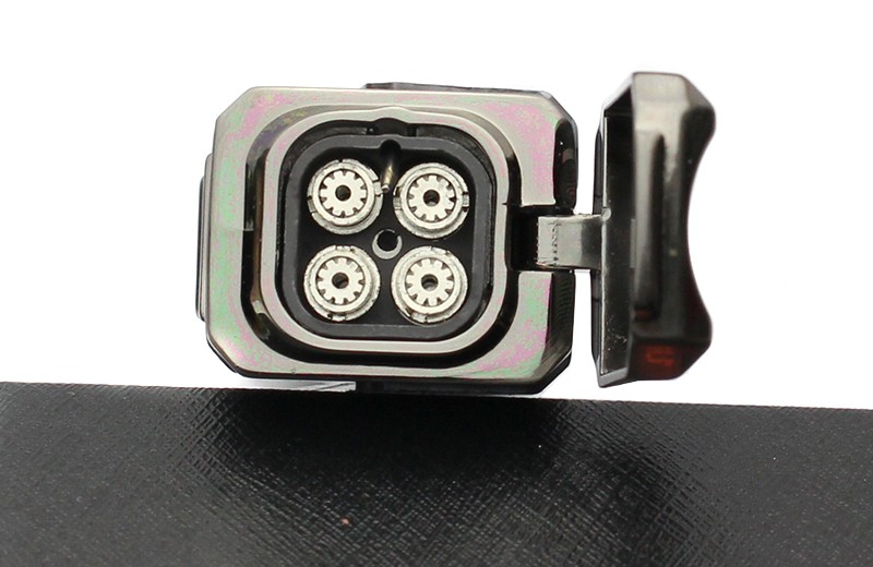 Запальничка HONEST з 4 форсунками для сигар з пробійником Запальничка HONEST з 4 форсунками для сигар з пробійником