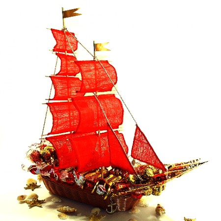 Букет з цукерок " Червоні вітрила " Букет з цукерок " Червоні вітрила "