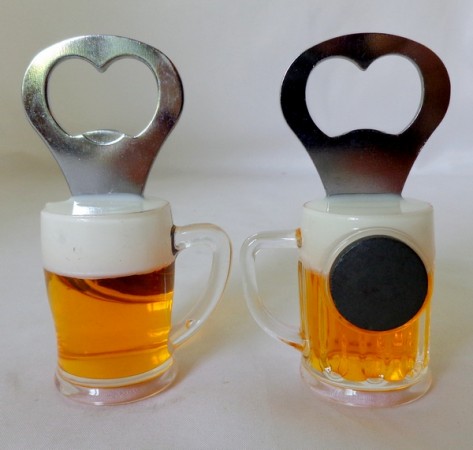 Магніт - Бокал пива з відкривачем Магніт - Бокал пива з відкривачем