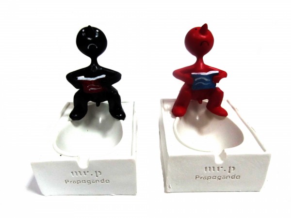 Попільничка Mr.P у туалеті Попільничка Mr.P у туалеті