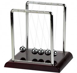 Кулі Ньютона - баланс середній Кулі Ньютона - баланс середній