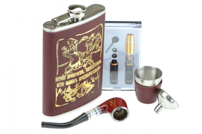 Фляга, подарунковий набір - шкіра із золотом Фляга, подарунковий набір - шкіра із золотом