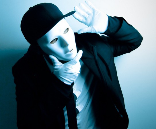 Маска JabbaWockeez (безликий) светящаяся в темноте Маска JabbaWockeez (безликий) светящаяся в темноте