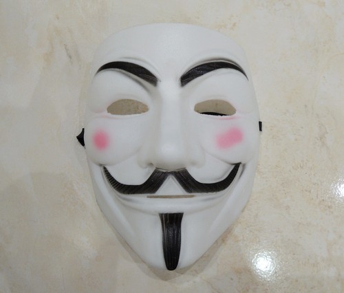 Маска Гая Фокс белая светящаяся в темноте Маска Гая Фокс белая светящаяся в темноте
