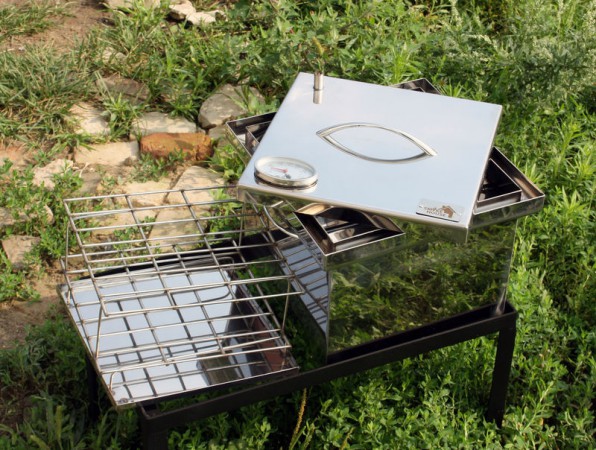 Коптильня з нержавіючої сталі (300х300х200) із термометром Коптильня з нержавіючої сталі (300х300х200) із термометром