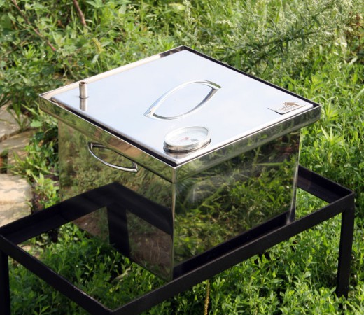 Коптильня з нержавіючої сталі (300х300х200) із термометром Коптильня з нержавіючої сталі (300х300х200) із термометром