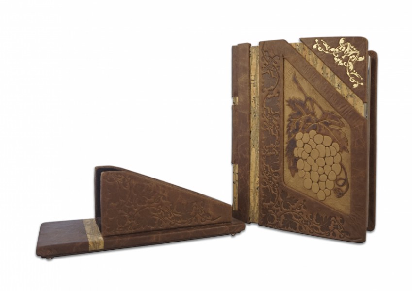 "ДОМИНЭ А." - книга про ВИНО "ДОМИНЭ А." - книга про ВИНО