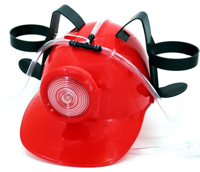 Шолом для пива МНСника з червоним ліхтарем Шолом для пива МНСника з червоним ліхтарем