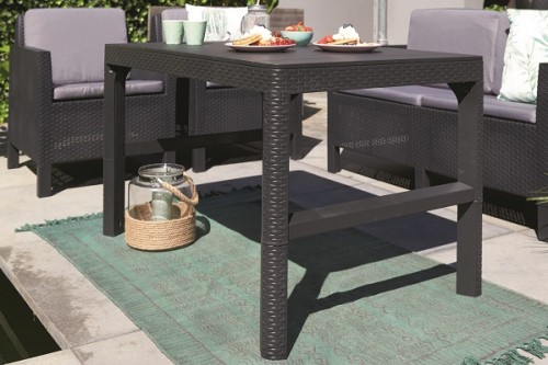  Lyon rattan table