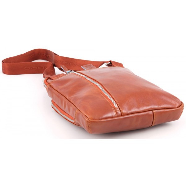 Сумочка Барсетка Piquadro Blue Square вертикальна на ремені Сумочка Барсетка Piquadro Blue Square вертикальна на ремені